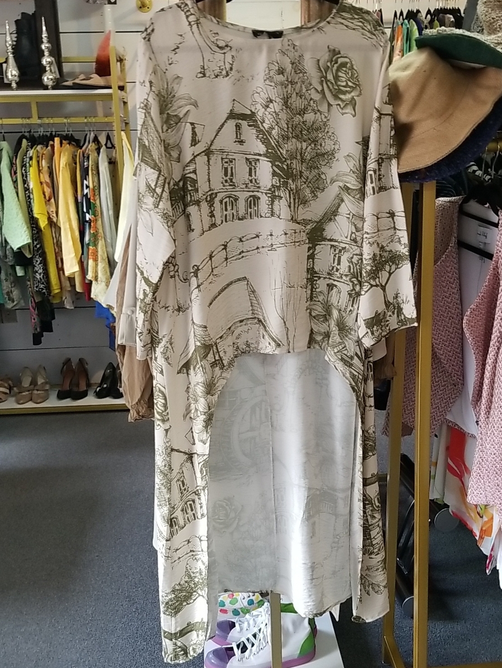 Women’s Cream Scenic Print High-Low Tunic
